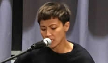 Denise Ho singing